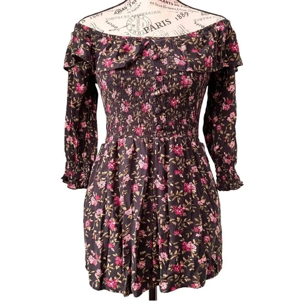 American Eagle Outfitters Floral Boho Romper in Size Small